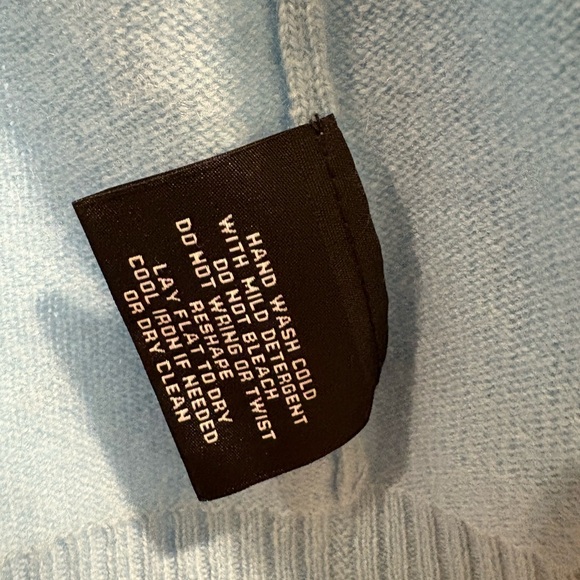 Sutton Cashmere Sky Blue Sweater, size xs-s - Picture 3 of 5